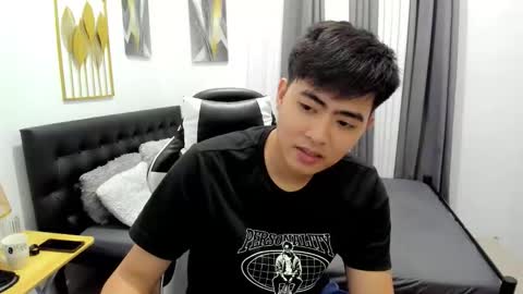 Snapshot of samuelangelo chatting on May 7, 2026, 2:17 am Sam online show from May 7, 2026, 2:17 am
