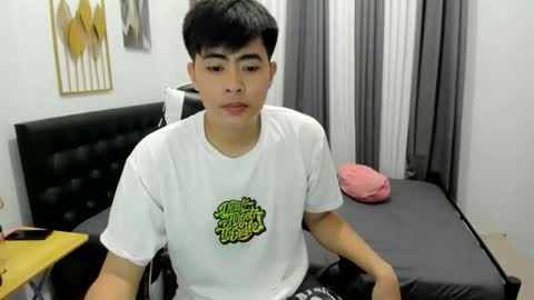 Snapshot of samuelangelo chatting on May 9, 2026, 7:02 am Sam online show from May 9, 2026, 7:02 am