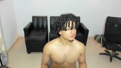 samxx_muscle online show from May 17, 2026, 11:39 am