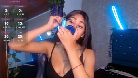 Laura mejia online show from July 22, 2026, 8:33 pm