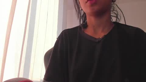 Snapshot of samy_jonnes_ chatting on February 28, 2025, 11:01 pm Hello I am absent due to a family calamity I will return soon-hola estoy ausente por un problema familiar volvere pronto. online show from February 28, 2025, 11:01 pm