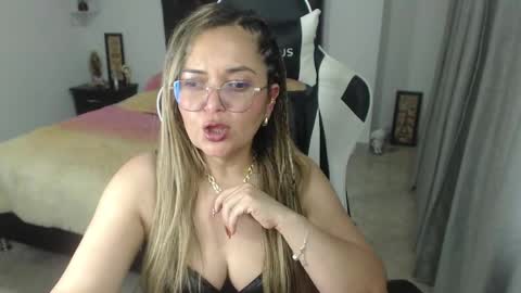 samy_vsn online show from February 4, 2025, 12:40 am