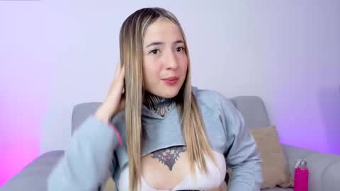 Snapshot of samyortiz_ chatting on March 10, 2025, 2:28 am Samy and Juan online show from March 10, 2025, 2:28 am