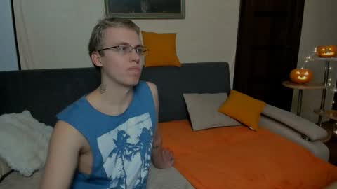 Snapshot of samyscott chatting on November 4, 2025, 9:30 am SamyScott online show from November 4, 2025, 9:30 am