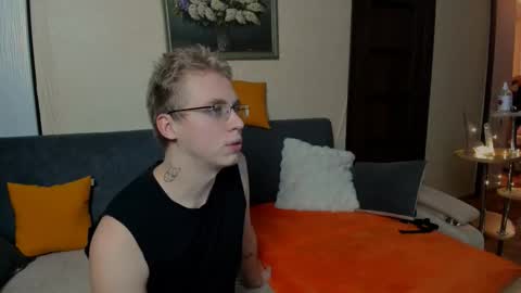 Snapshot of samyscott chatting on November 7, 2025, 10:15 am SamyScott online show from November 7, 2025, 10:15 am