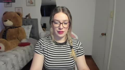 Snapshot of samysweet_8 chatting on April 30, 2026, 12:44 pm Samanta online show from April 30, 2026, 12:44 pm