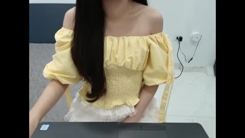 sana_2k online show from April 22, 2026, 10:06 am