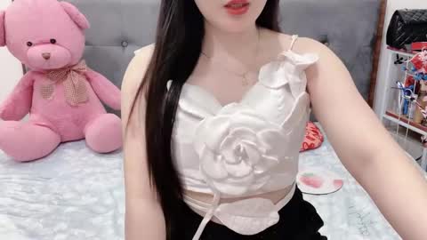 sanami_sian_ online show from May 26, 2026, 2:35 pm