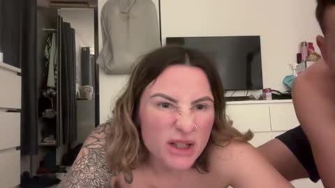 Snapshot of sandb250 chatting on March 9, 2025, 12:00 am sandb250 online show from March 9, 2025, 12:00 am