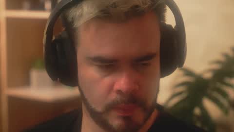 Snapshot of sanders_white chatting on January 19, 2026, 2:48 am Sanders online show from January 19, 2026, 2:48 am