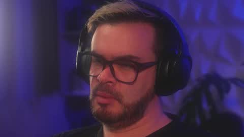 Snapshot of sanders_white chatting on February 10, 2026, 4:49 am Sanders online show from February 10, 2026, 4:49 am