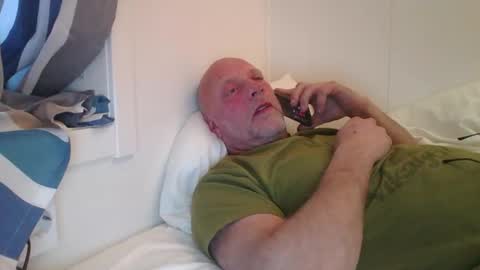 sandnesrune523 online show from November 16, 2025, 1:17 pm