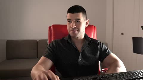 Snapshot of sandow_ chatting on April 30, 2026, 10:14 pm Sandow online show from April 30, 2026, 10:14 pm