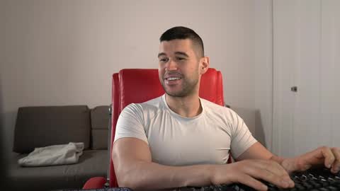 Snapshot of sandow_ chatting on May 27, 2026, 3:53 pm Sandow online show from May 27, 2026, 3:53 pm