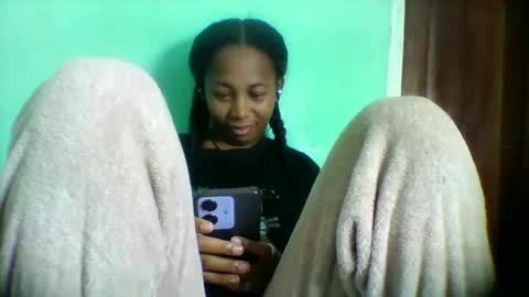 Snapshot of sandra1253099 chatting on May 5, 2026, 7:22 pm sandra1253099 online show from May 5, 2026, 7:22 pm