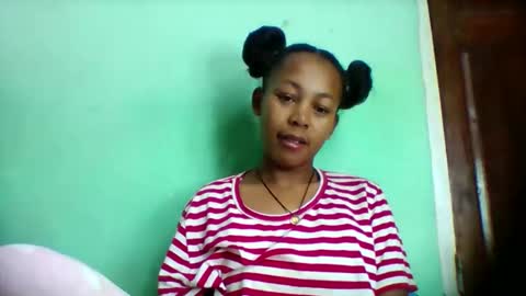 Snapshot of sandra1253099 chatting on May 17, 2026, 5:49 am sandra1253099 online show from May 17, 2026, 5:49 am