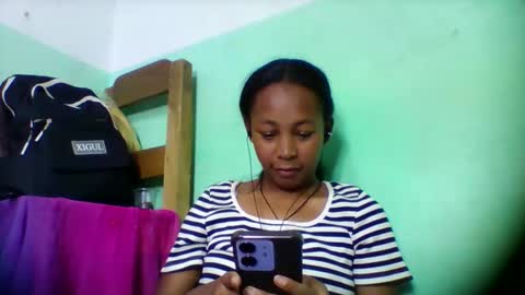 Snapshot of sandra1253099 chatting on June 5, 2026, 7:03 am sandra1253099 online show from June 5, 2026, 7:03 am