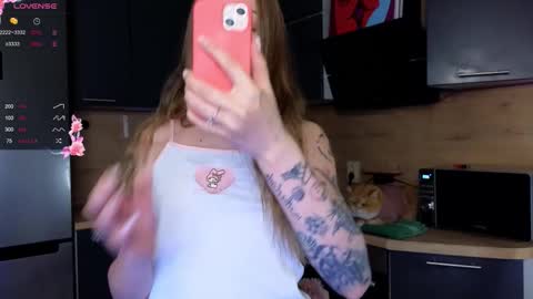 Snapshot of sandra_buika chatting on September 16, 2025, 5:47 pm Sandra Lillys Page online show from September 16, 2025, 5:47 pm