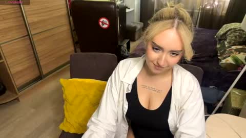 Snapshot of sandra_dimonds chatting on June 2, 2026, 1:46 pm sandra dimonds online show from June 2, 2026, 1:46 pm