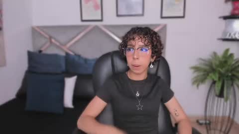 SANDRA online show from May 19, 2026, 2:40 am