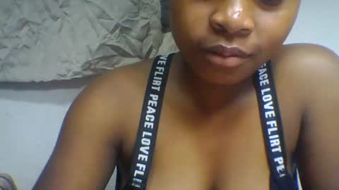 sandraalyd online show from July 16, 2026, 8:04 pm