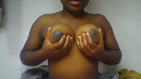sandraalyd online show from July 18, 2026, 3:44 am
