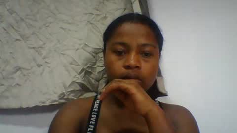 sandraalyd online show from July 28, 2026, 3:46 am