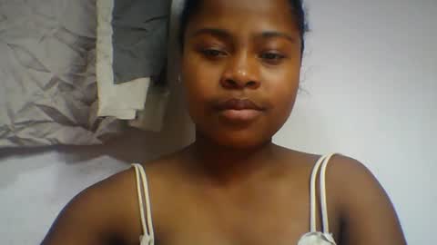 sandraalyd online show from July 28, 2026, 7:04 pm