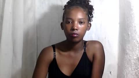 sandrine718 online show from March 28, 2026, 6:24 am