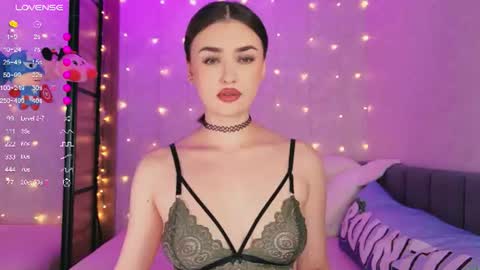 Sandy online show from July 28, 2026, 12:23 pm