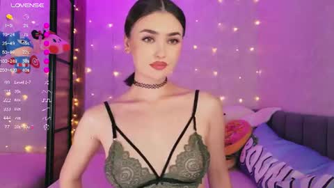 Sandy online show from July 28, 2026, 4:39 pm