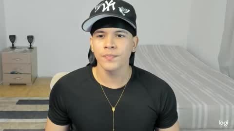 Snapshot of sant_wahlberg chatting on May 9, 2026, 10:37 pm Sant online show from May 9, 2026, 10:37 pm