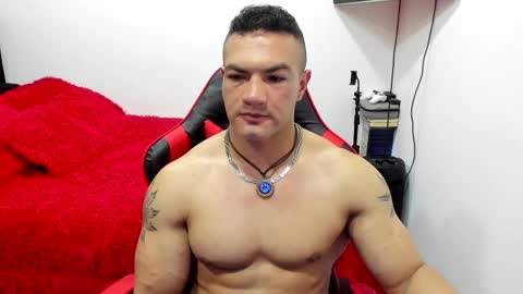 santi_pastori online show from September 8, 2025, 6:40 pm