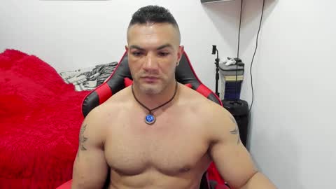 santi_pastori online show from September 20, 2025, 6:42 pm