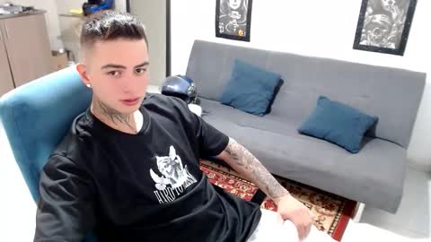 Snapshot of santi_ss chatting on November 9, 2025, 2:59 pm santi_ss online show from November 9, 2025, 2:59 pm