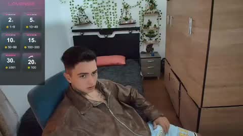santi_ss online show from April 20, 2026, 2:20 pm