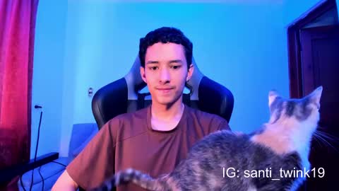 santi_twink19 online show from December 20, 2024, 1:33 pm