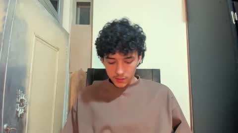 santi_twink19 online show from November 29, 2025, 5:43 am