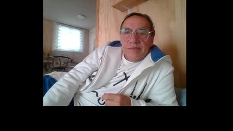 santiago_n online show from June 9, 2026, 3:34 pm