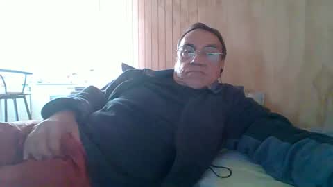 santiago_n online show from July 5, 2026, 6:37 pm