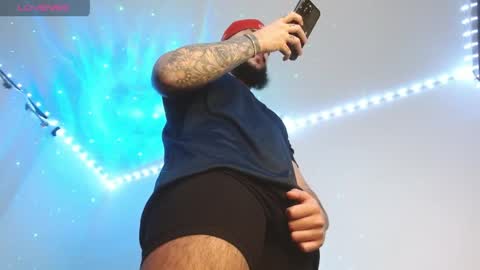 Santiago Hincapiie online show from April 1, 2026, 6:58 am