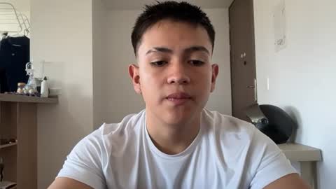 santiagomg_ online show from July 16, 2026, 6:36 pm