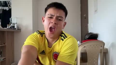 santiagomg_ online show from July 18, 2026, 9:07 pm