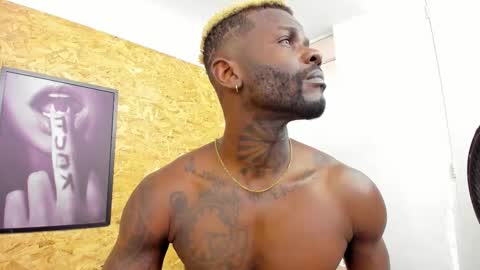  Santi online show from September 8, 2025, 7:35 pm