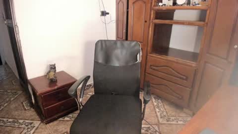 Snapshot of santiceballo chatting on December 6, 2024, 11:57 pm Julius Novachrono online show from December 6, 2024, 11:57 pm