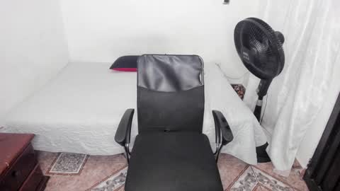 Snapshot of santiceballo chatting on January 4, 2025, 10:34 pm Julius Novachrono online show from January 4, 2025, 10:34 pm