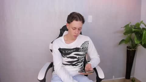 Snapshot of santiceballo chatting on September 9, 2025, 7:13 pm Julius Novachrono online show from September 9, 2025, 7:13 pm