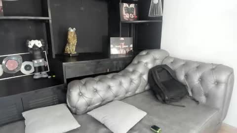 Snapshot of santiceballo chatting on October 5, 2025, 7:23 pm Julius Novachrono online show from October 5, 2025, 7:23 pm