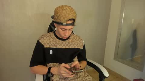 Snapshot of santiceballo chatting on October 8, 2025, 9:56 pm Julius Novachrono online show from October 8, 2025, 9:56 pm