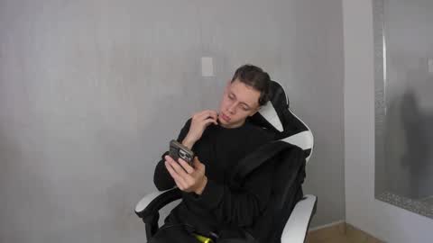 Snapshot of santiceballo chatting on October 12, 2025, 8:08 pm Julius Novachrono online show from October 12, 2025, 8:08 pm